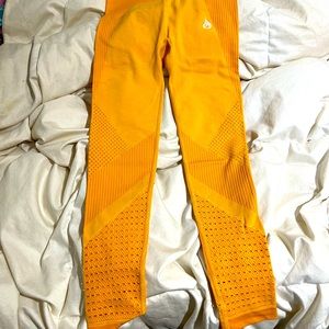 Electra seamless leggings in yellow.
